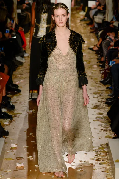 Look 50